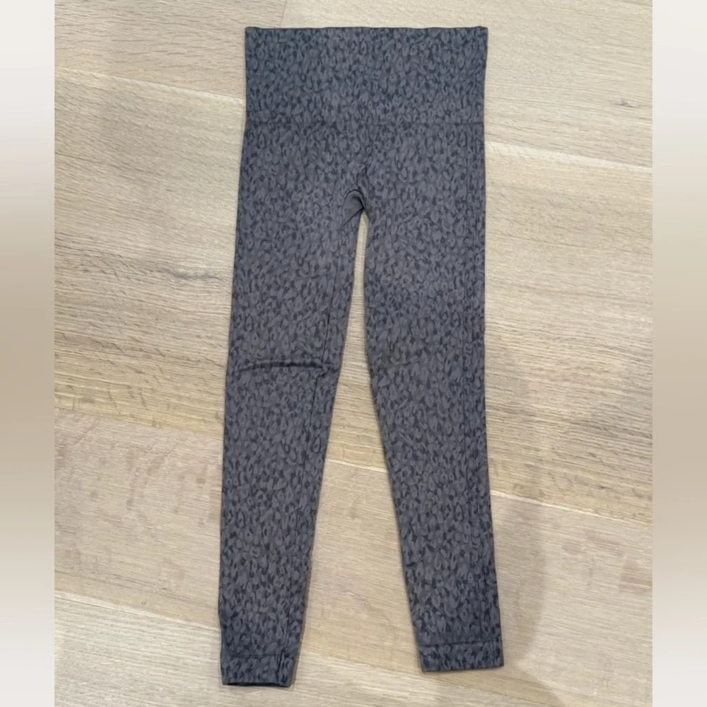 SPANX Animal Print Leggings - XS - Picture 2 of 4